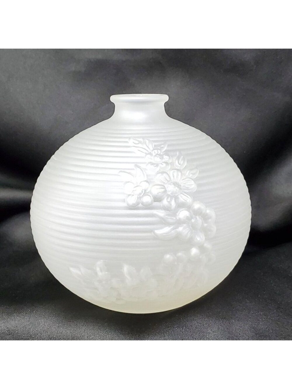 VTG Avon Frosted Glass Bud Vase Shabby Chic Cottagecore Floral Relief Design